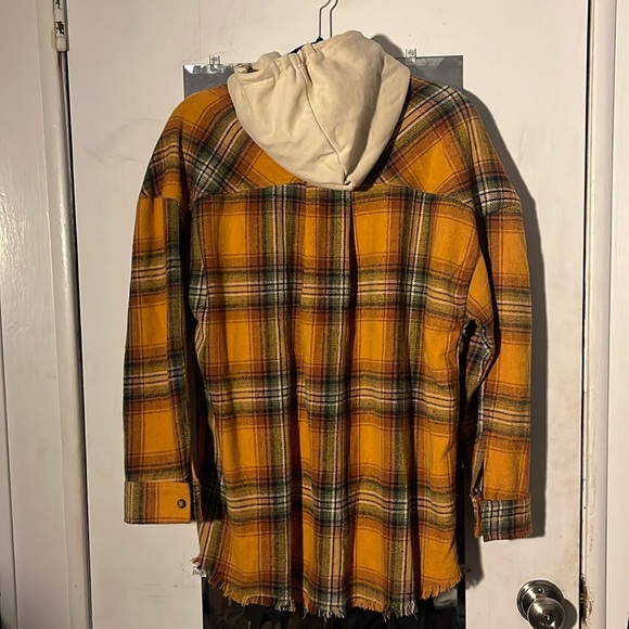 Pretty Shacket with hood Flannel in fall colors. NEW - Picture 2 of 6